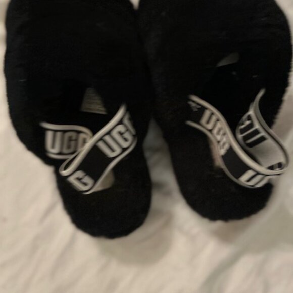 UGG black size 6 six  womens shoes slippers house shoes - Picture 4 of 4